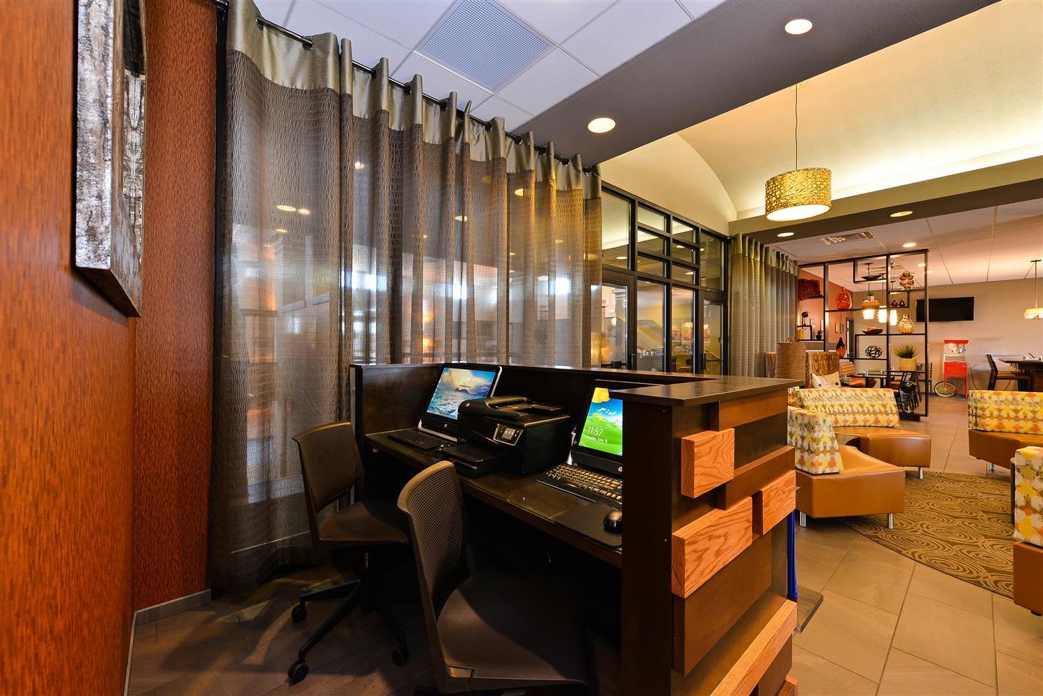 Revel Hotel Minot - Surestay Collection By Best Western Bagian luar foto