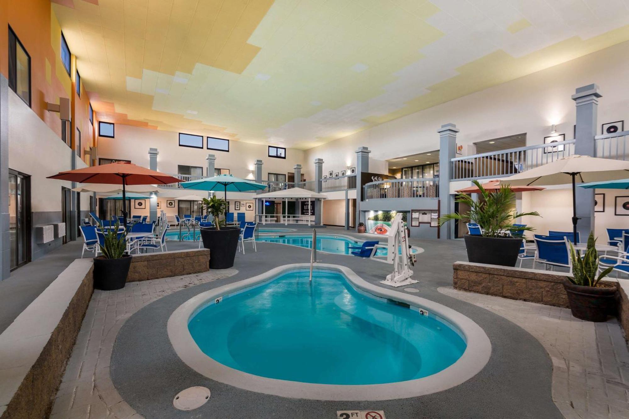 Revel Hotel Minot - Surestay Collection By Best Western Bagian luar foto