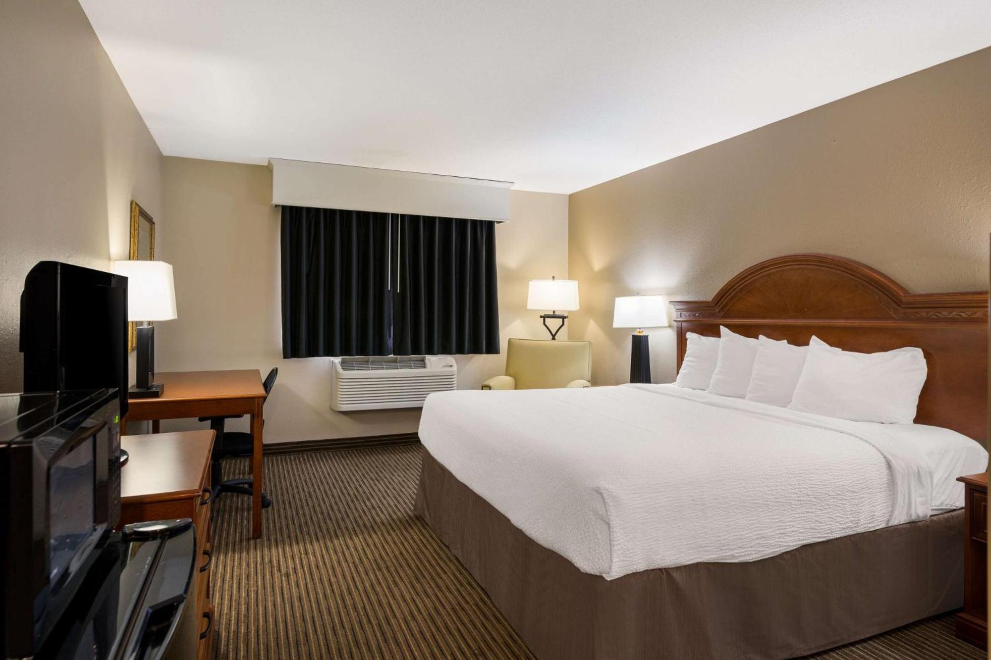Revel Hotel Minot - Surestay Collection By Best Western Bagian luar foto