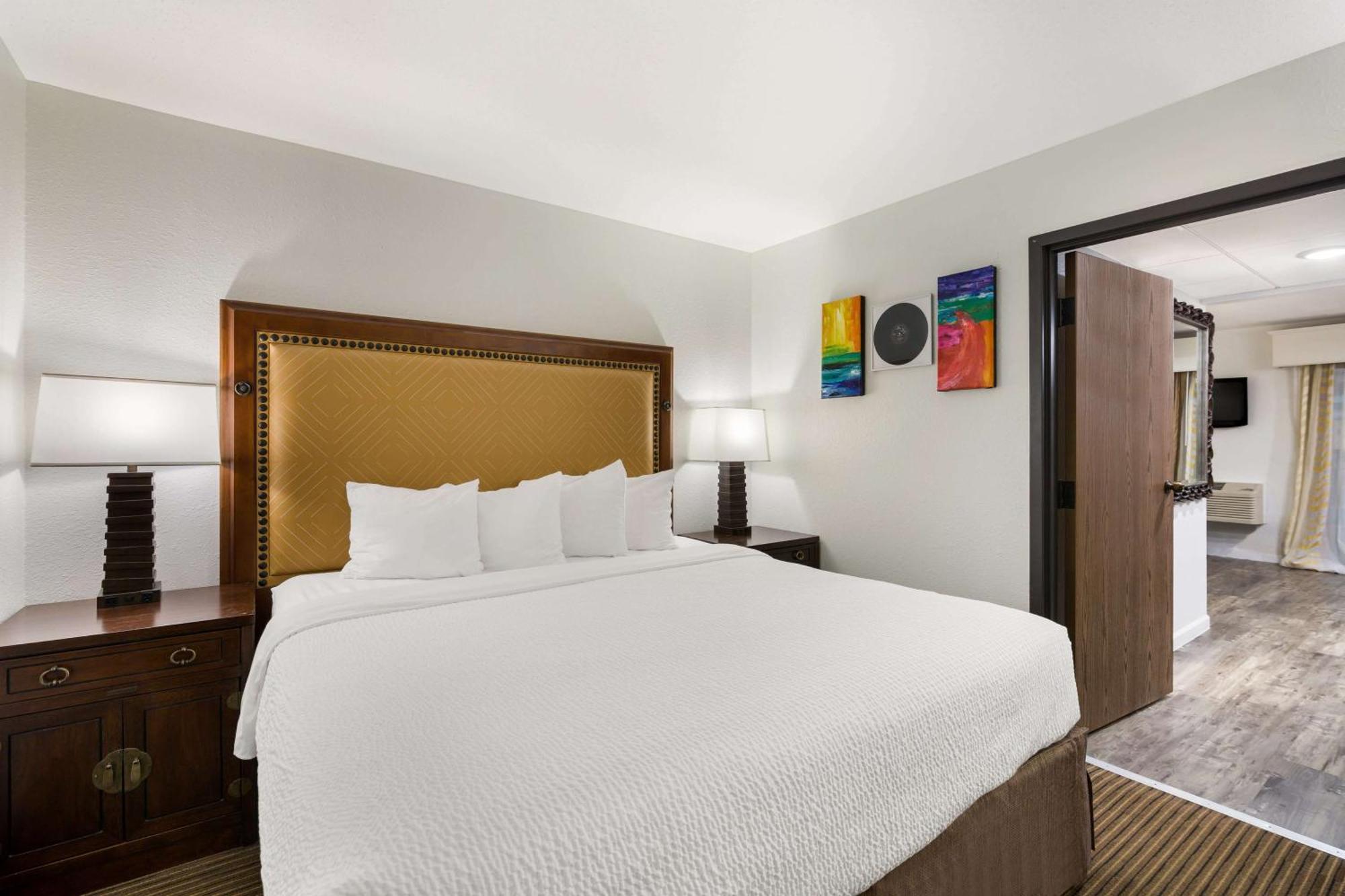 Revel Hotel Minot - Surestay Collection By Best Western Bagian luar foto