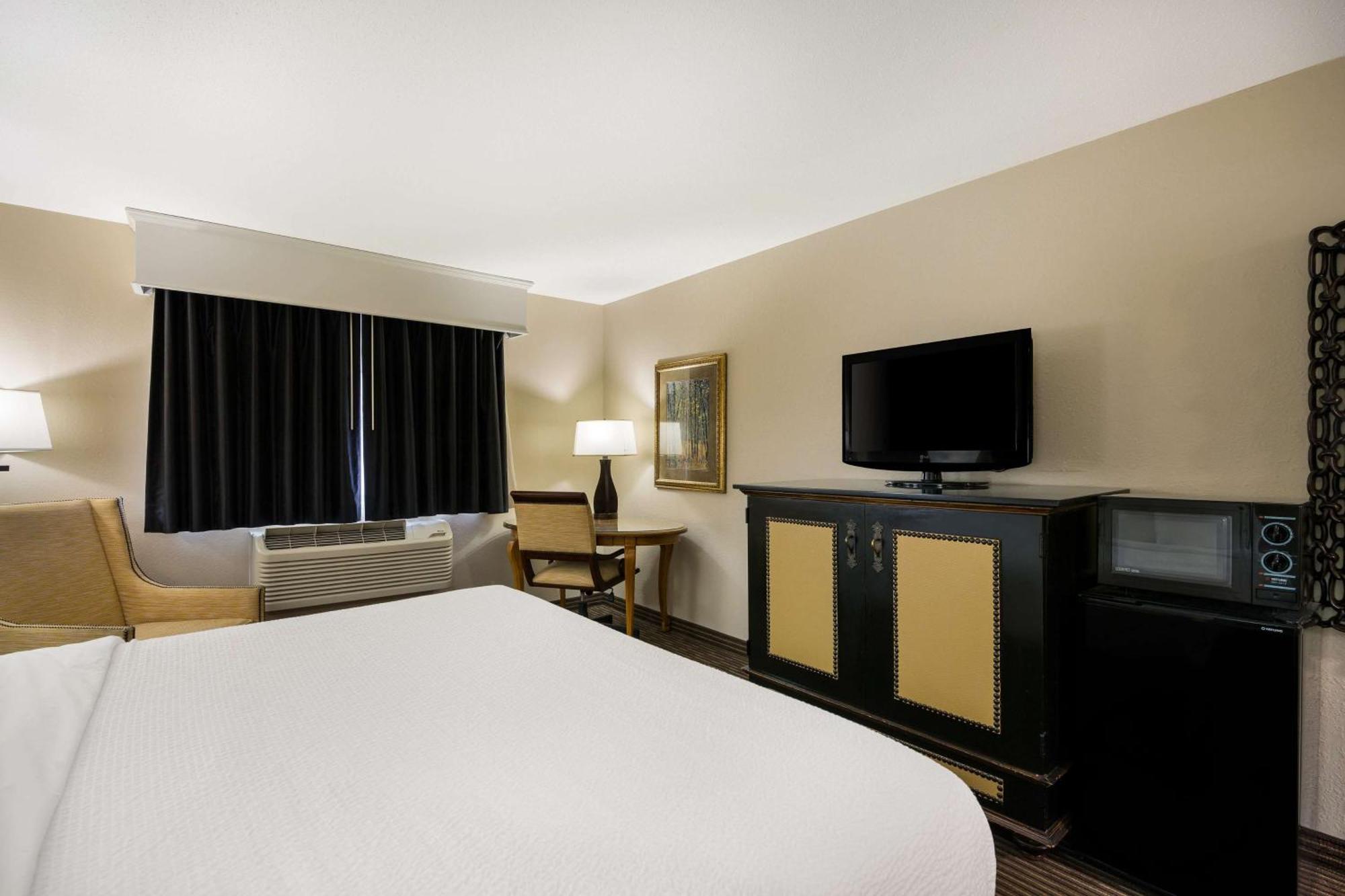 Revel Hotel Minot - Surestay Collection By Best Western Bagian luar foto