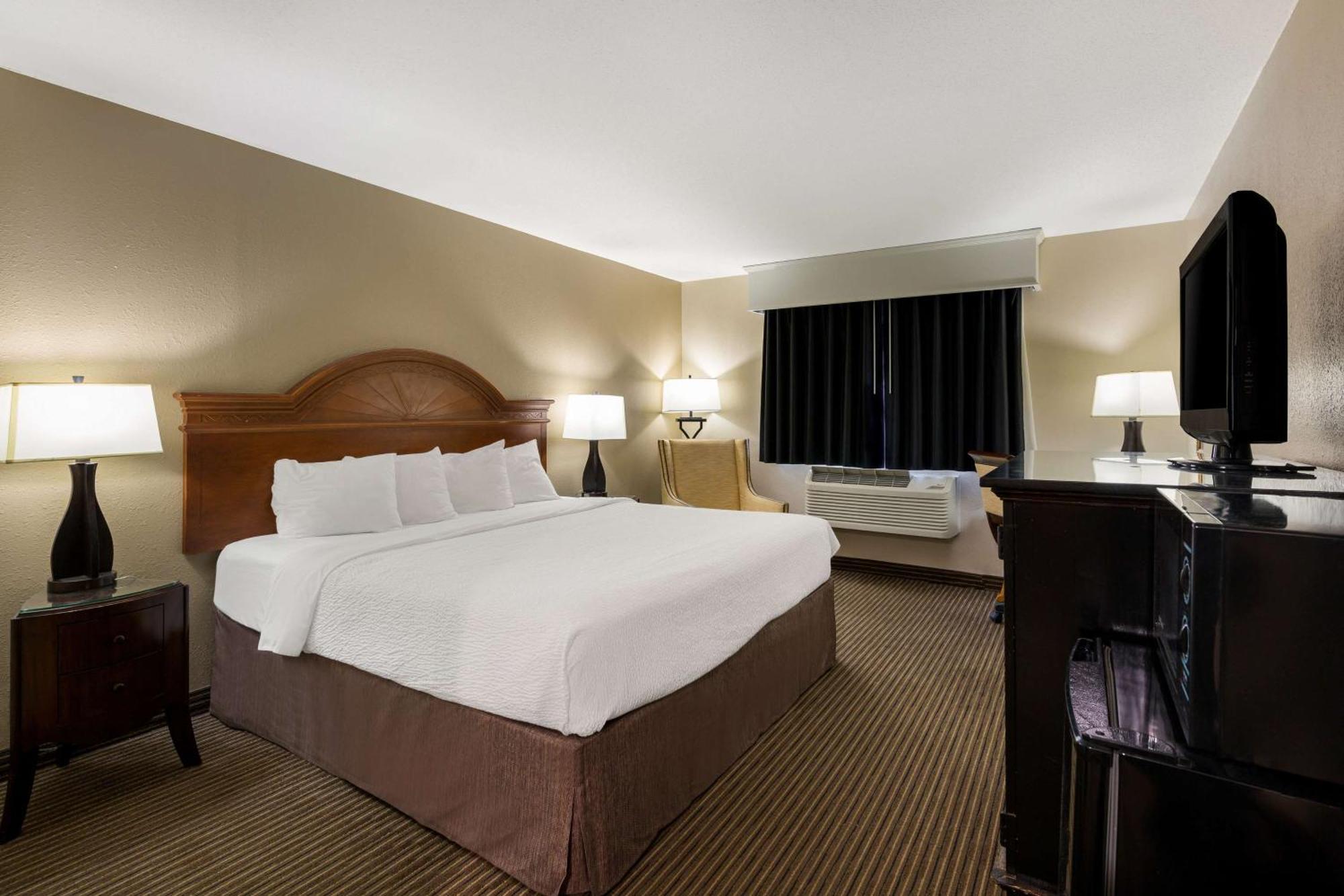 Revel Hotel Minot - Surestay Collection By Best Western Bagian luar foto