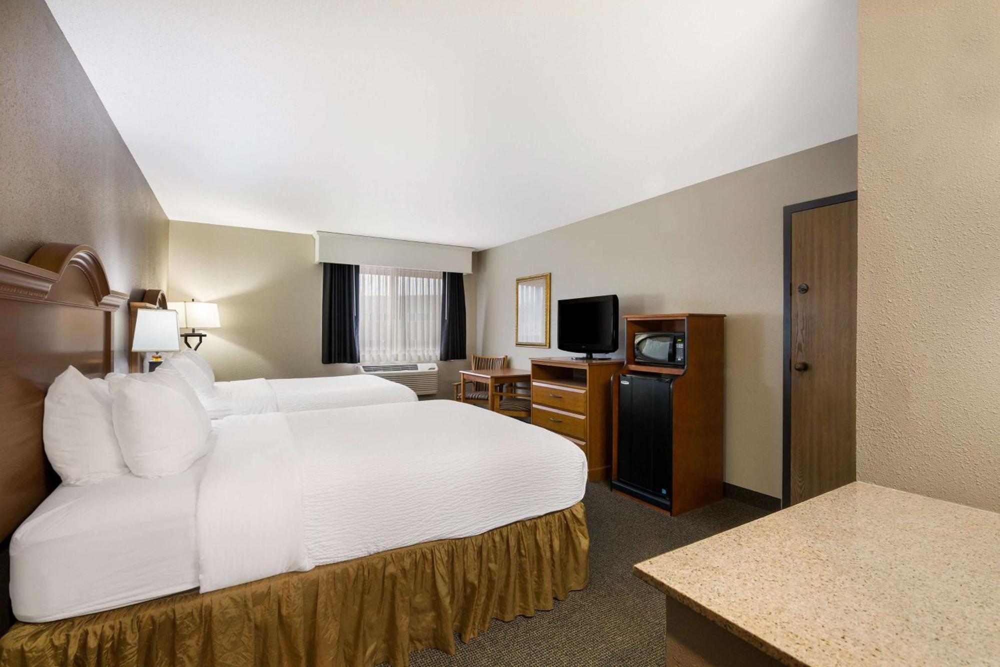 Revel Hotel Minot - Surestay Collection By Best Western Bagian luar foto