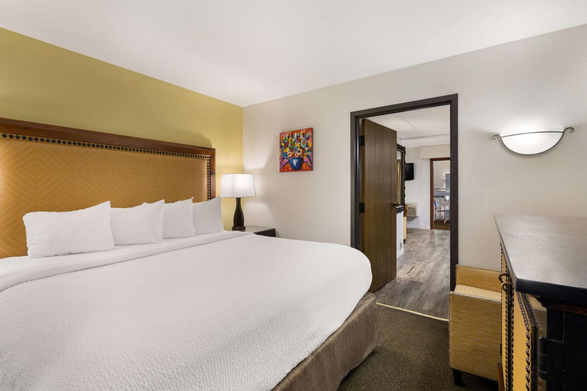 Revel Hotel Minot - Surestay Collection By Best Western Bagian luar foto