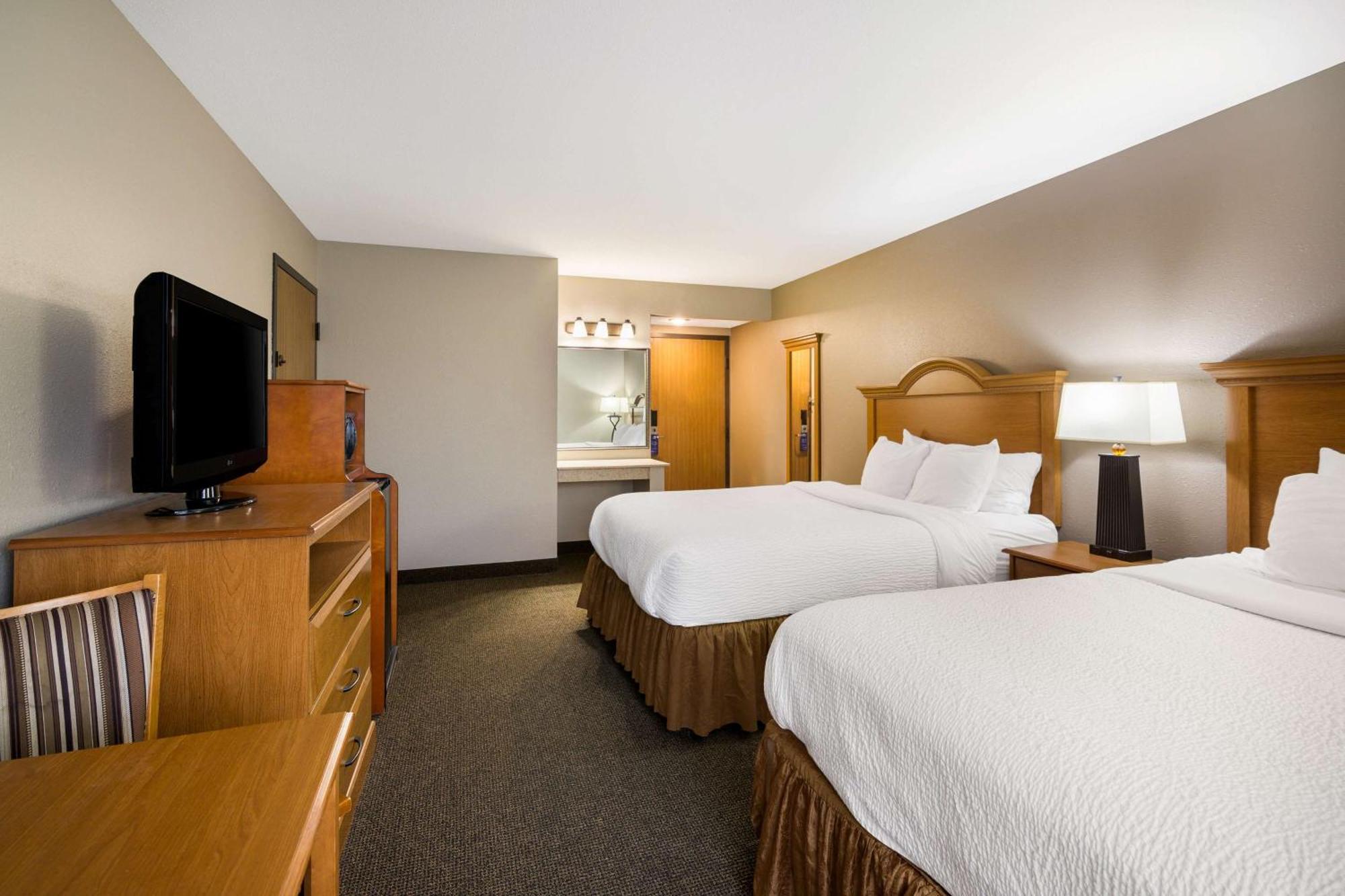 Revel Hotel Minot - Surestay Collection By Best Western Bagian luar foto