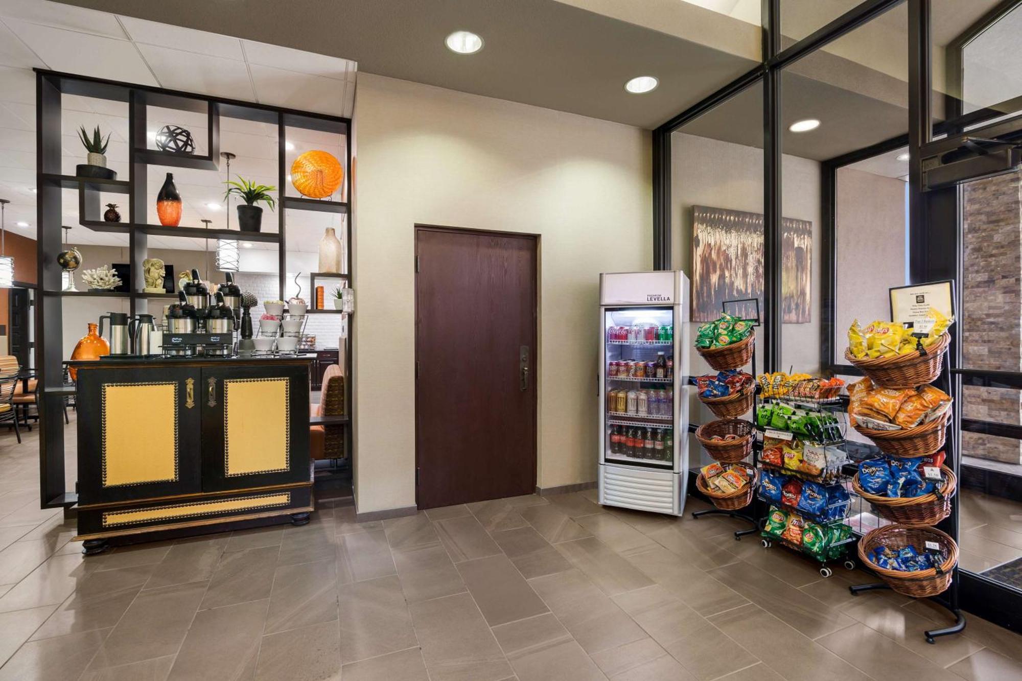 Revel Hotel Minot - Surestay Collection By Best Western Bagian luar foto