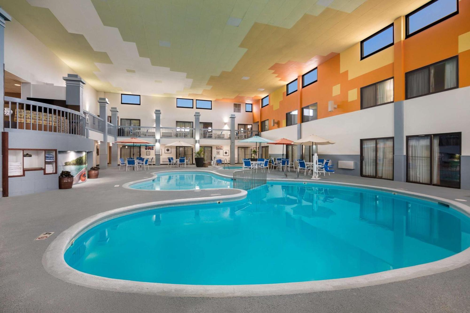 Revel Hotel Minot - Surestay Collection By Best Western Bagian luar foto